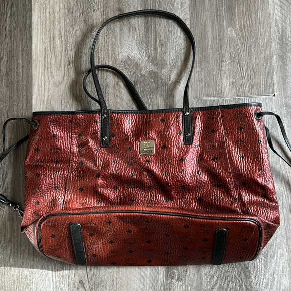 MCM galaxy reversible large size tote - Picture 2 of 12